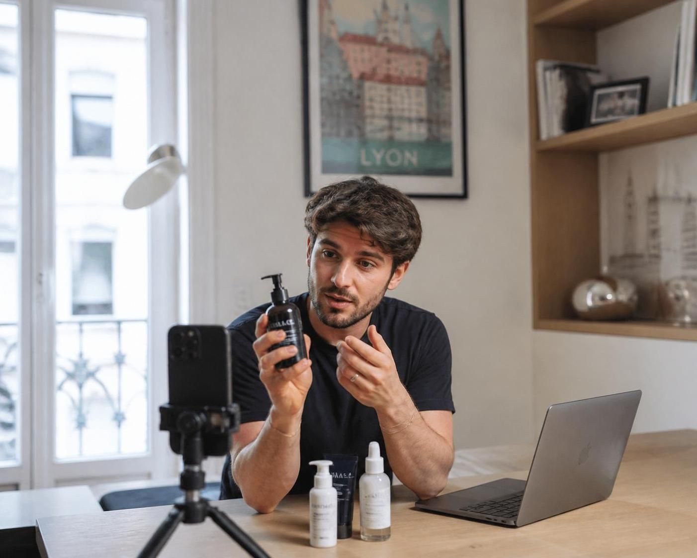 découvrez comment le marché des créateurs ugc masculins s'ouvre pleinement en 2026, offrant de nouvelles opportunités et tendances dans la création de contenu généré par les utilisateurs.